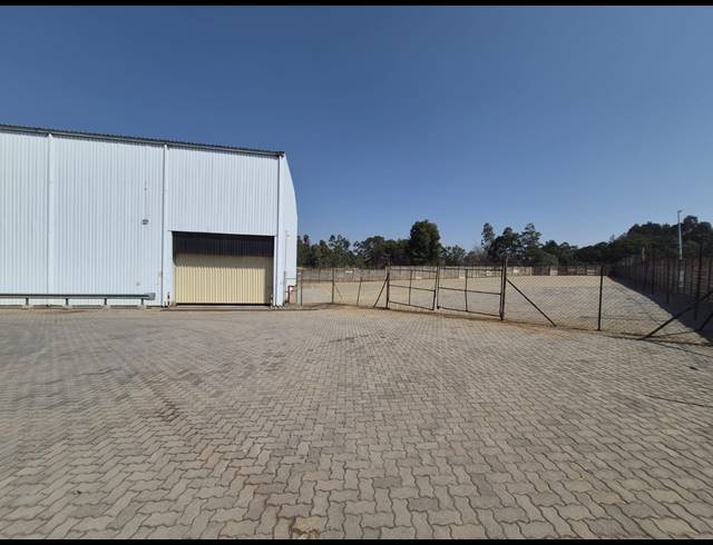 1,500M² WAREHOUSE TO LET IN GOSFORTH PARK